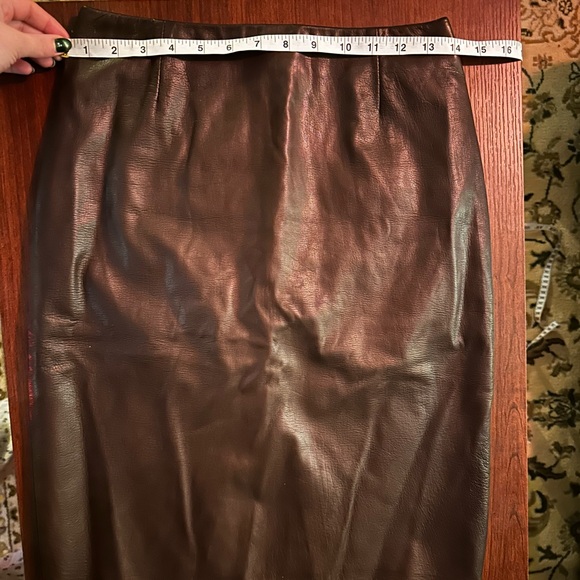 danier brown leather skirt - Picture 4 of 6